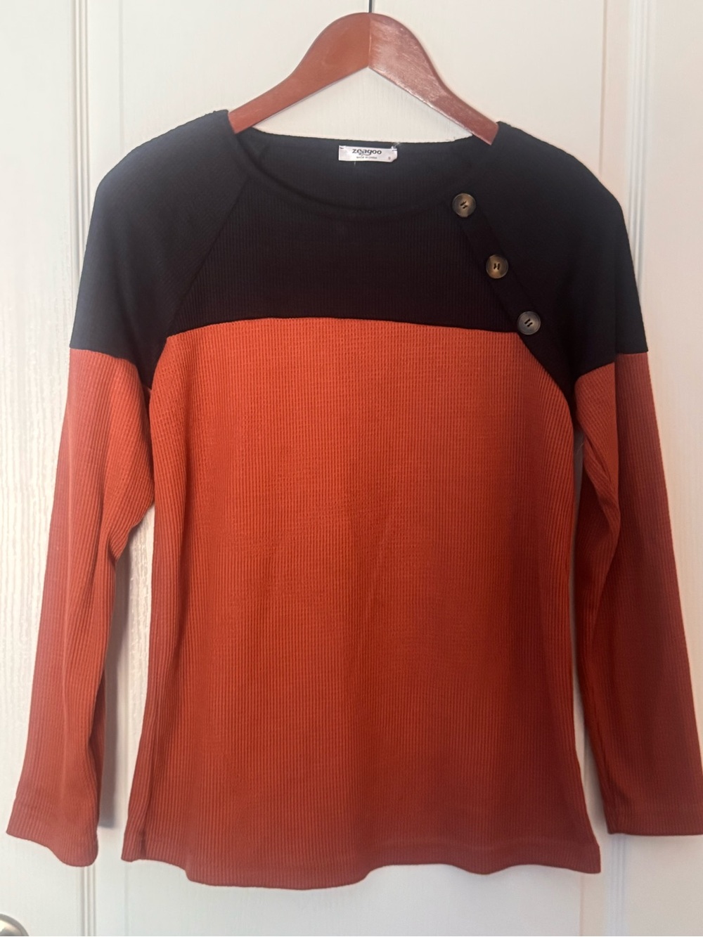 zeagoo Black and Rust Colorblock Long-Sleeve Top with Button Detail